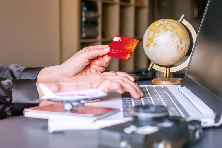 Clever bezahlen im Ausland & unnötige Gebühren vermeiden